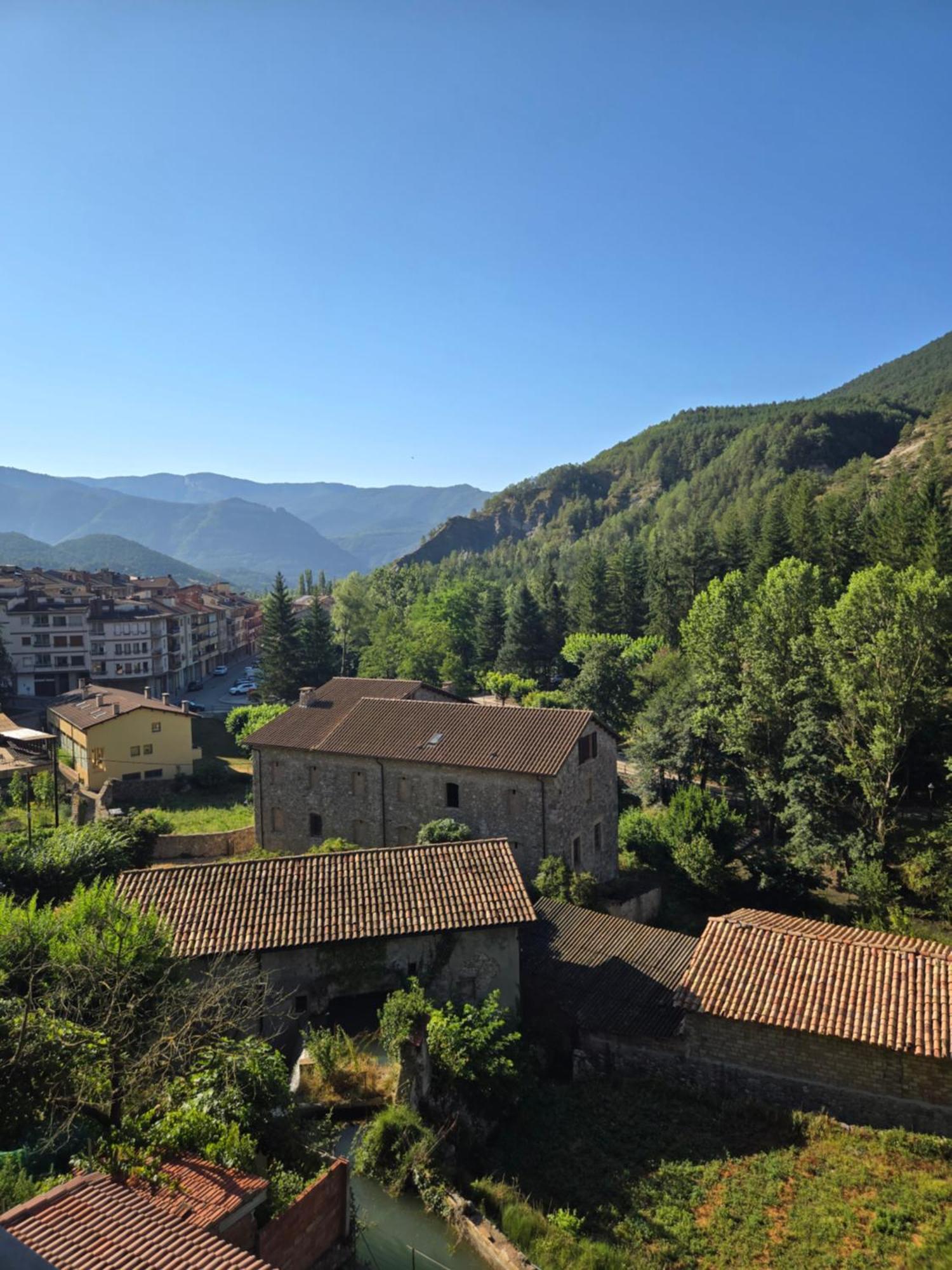 En El Corazon De Baga, Precioso Pueblo Medieval Екстериор снимка